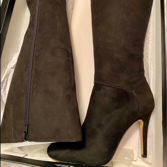 Nwt black suede knee high boots - Picture 2 of 3